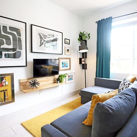 2 Bedroom Apartment 3 Minute Walk To South Beach & Ocean Drive Маямі-Біч Екстер'єр фото