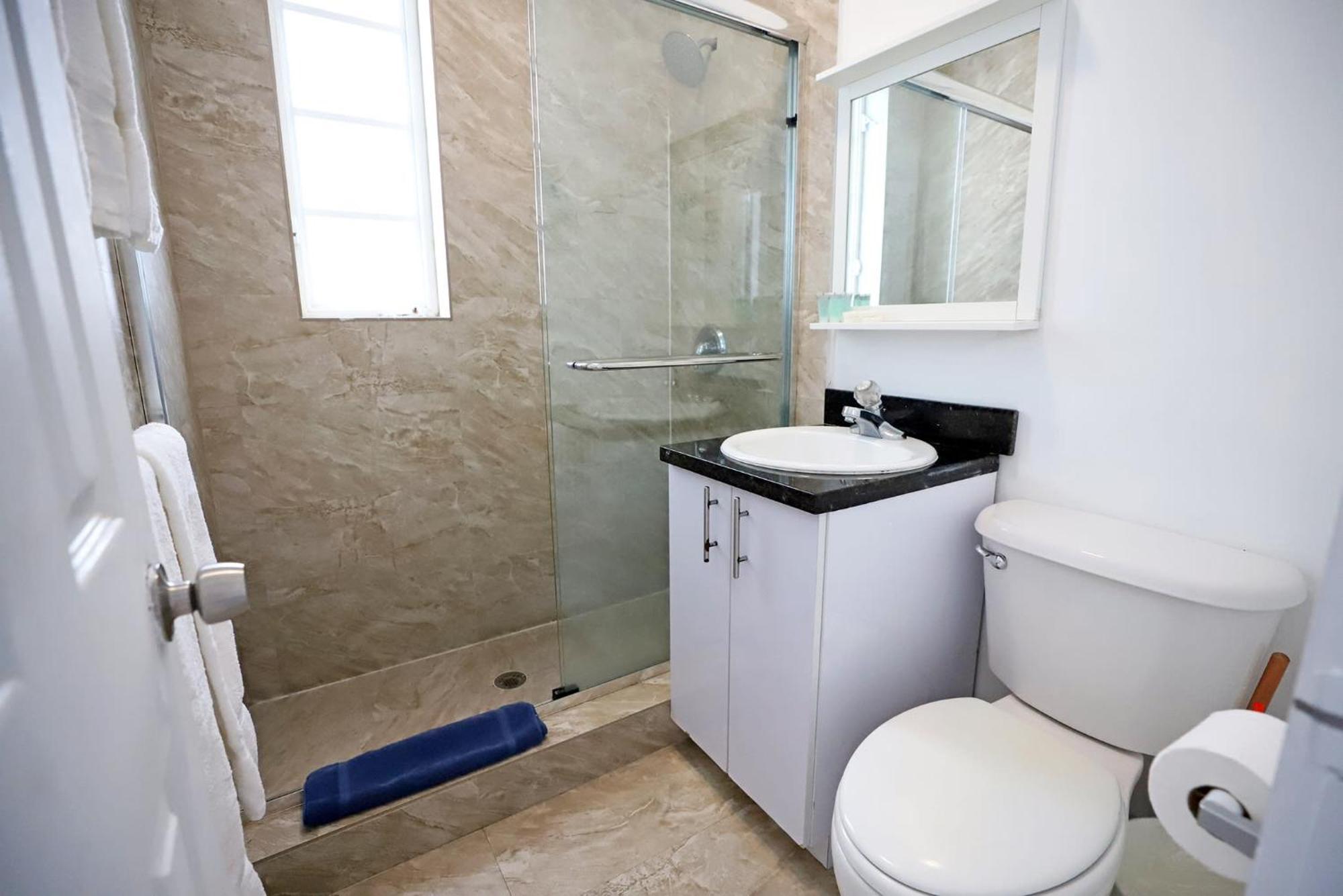 2 Bedroom Apartment 3 Minute Walk To South Beach & Ocean Drive Маямі-Біч Екстер'єр фото