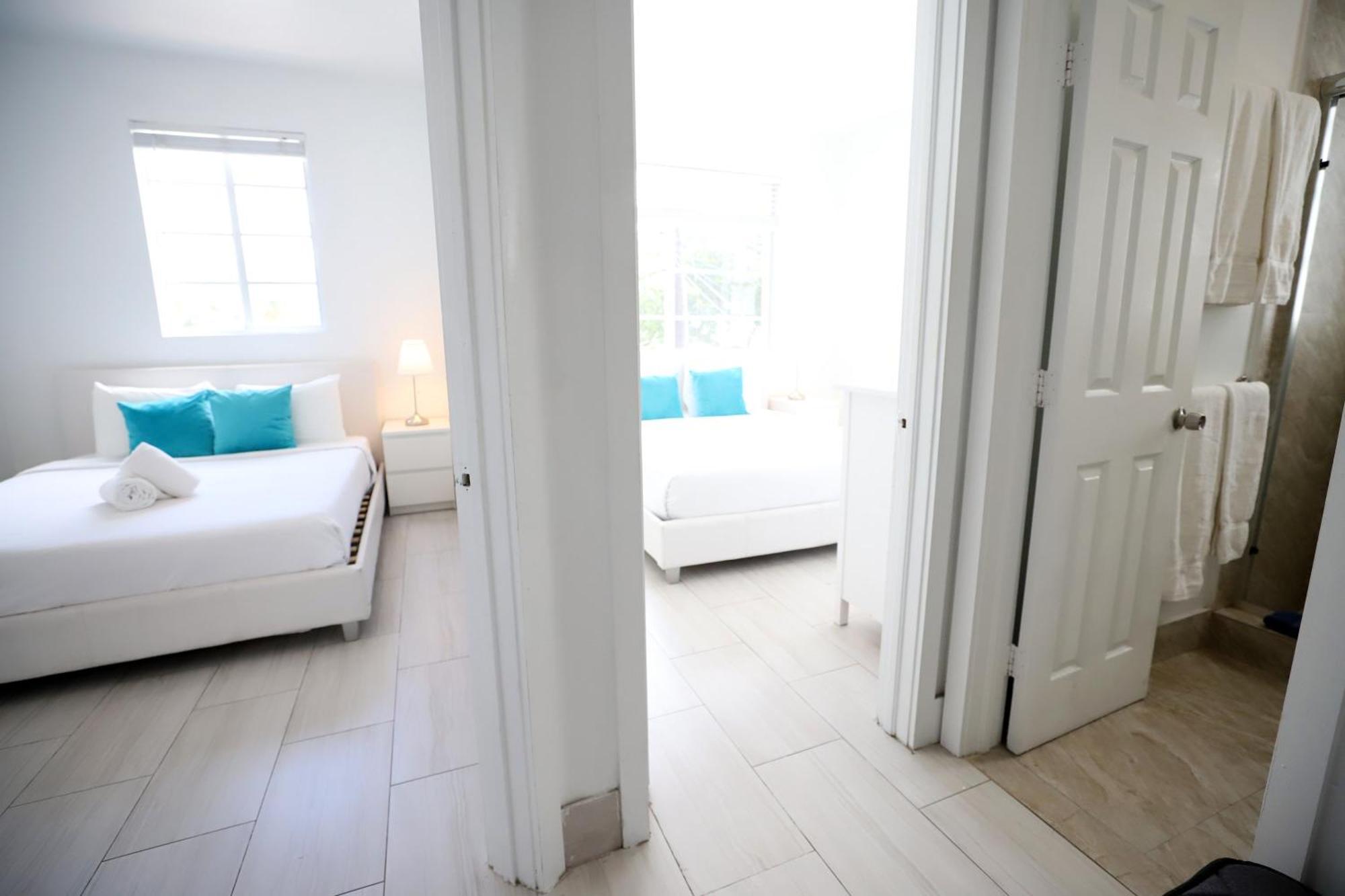 2 Bedroom Apartment 3 Minute Walk To South Beach & Ocean Drive Маямі-Біч Екстер'єр фото