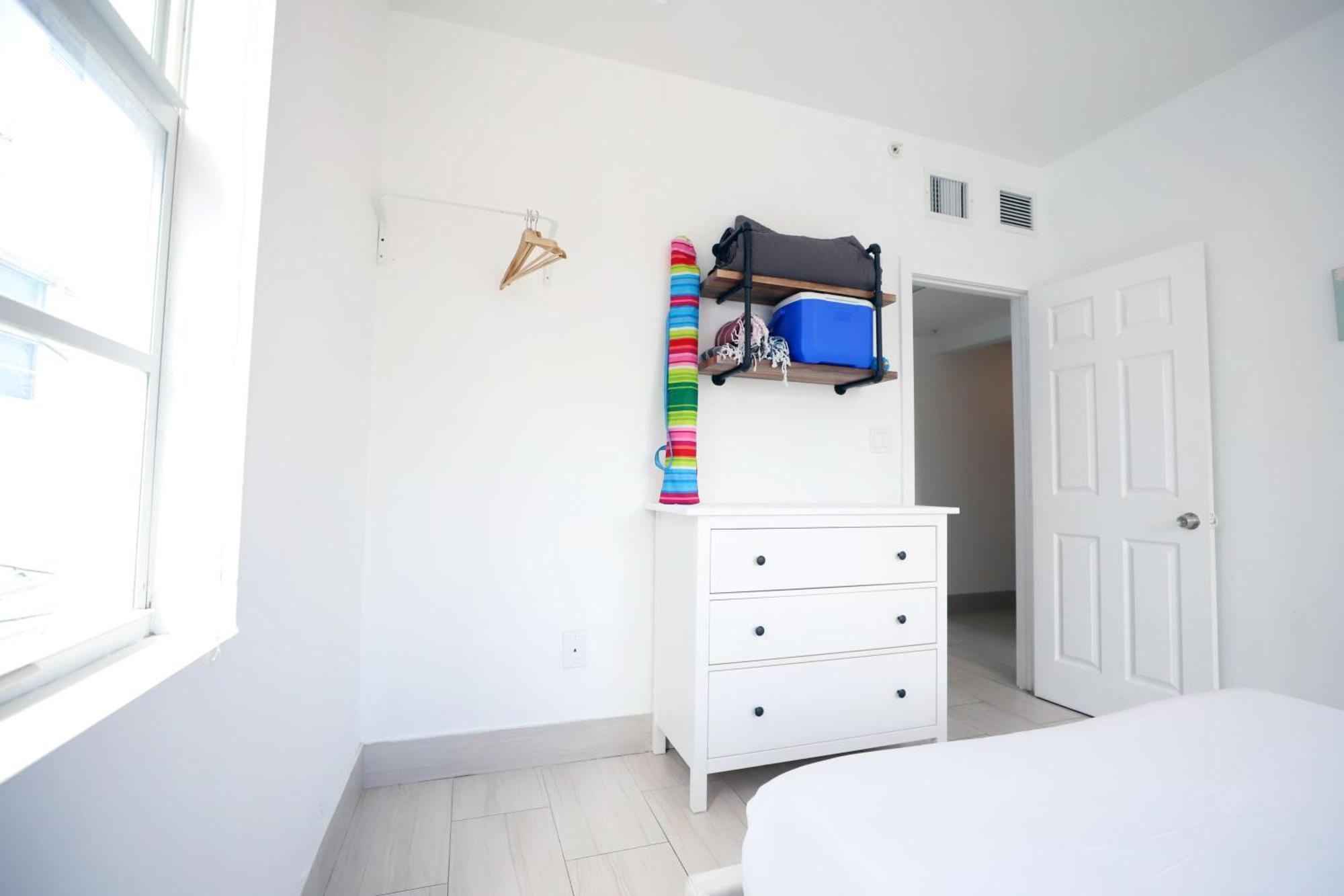 2 Bedroom Apartment 3 Minute Walk To South Beach & Ocean Drive Маямі-Біч Екстер'єр фото