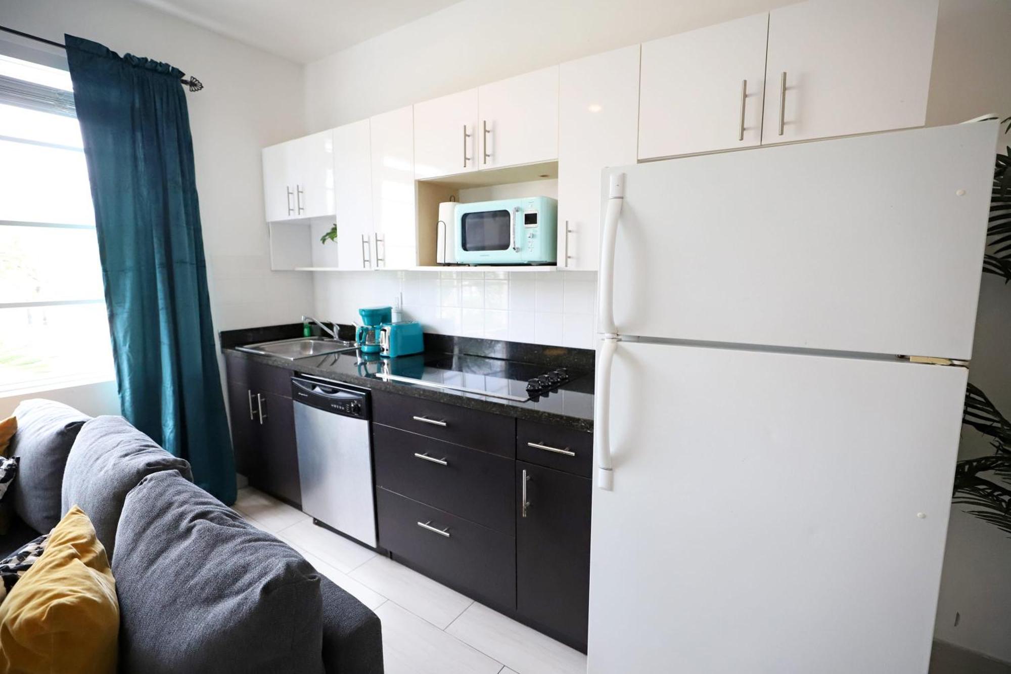 2 Bedroom Apartment 3 Minute Walk To South Beach & Ocean Drive Маямі-Біч Екстер'єр фото