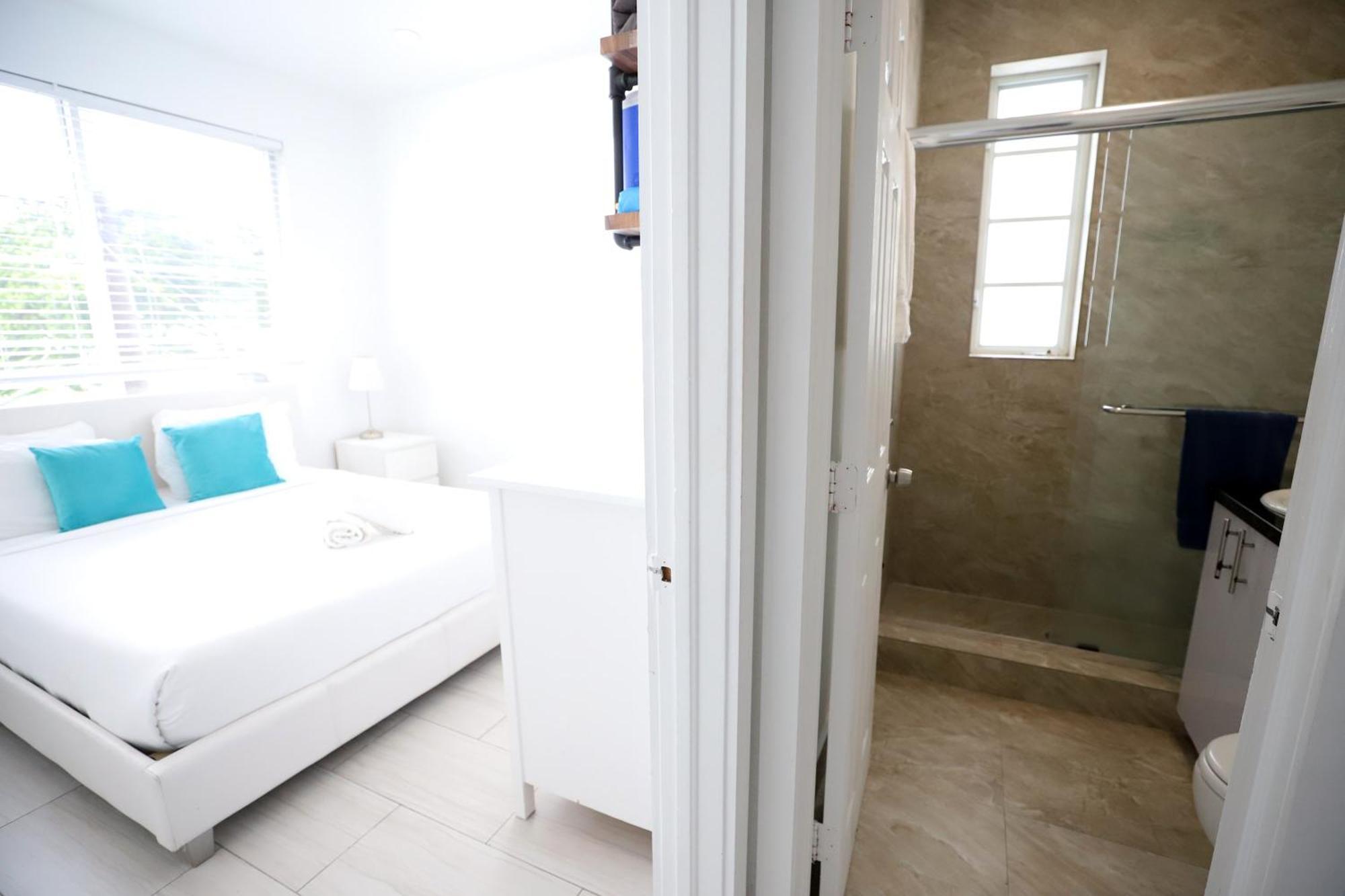 2 Bedroom Apartment 3 Minute Walk To South Beach & Ocean Drive Маямі-Біч Екстер'єр фото